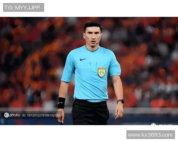 足球球星遭遇黑哨判罚误判引发争议赛后怒斥裁判影响比赛公正性